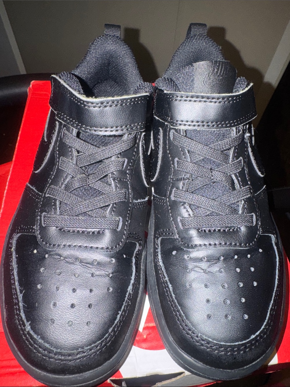 Nike Kids Black Low-Top Sneakers with Velcro Strap - Picture 12 of 15